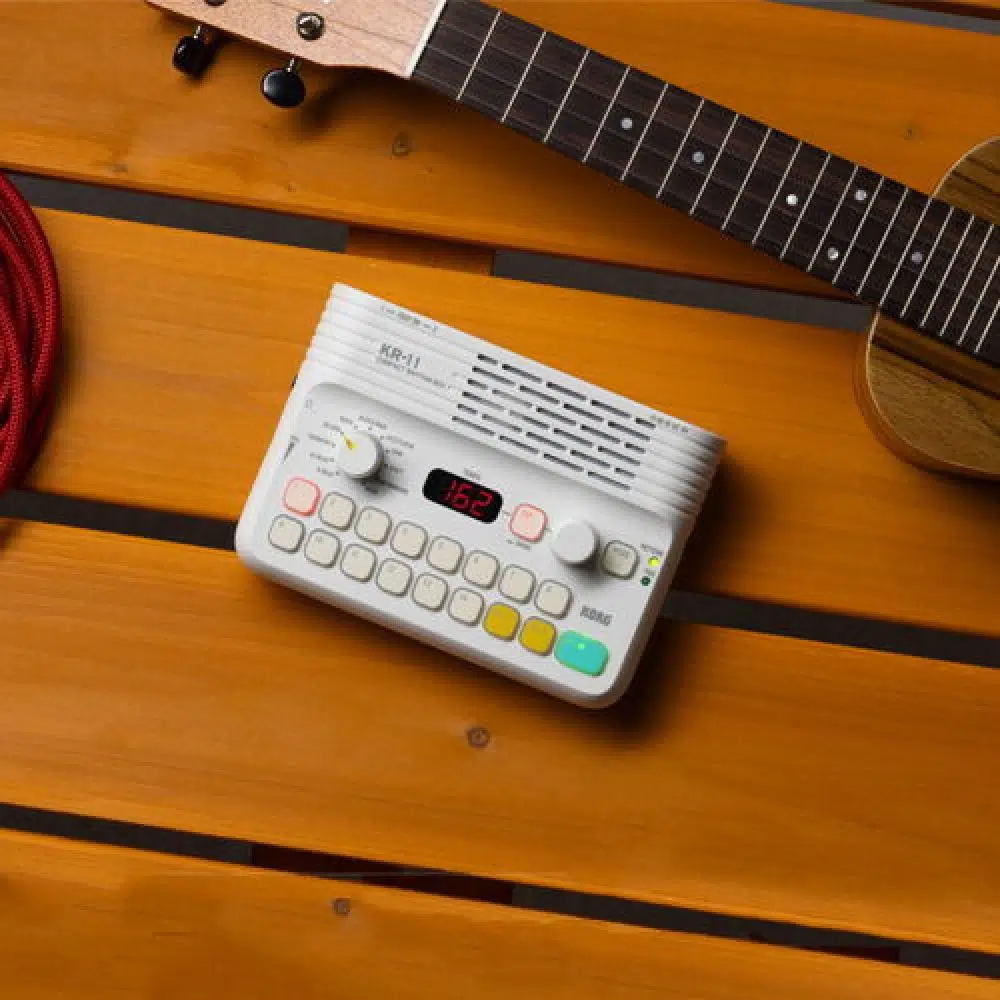 Korg KR-11
