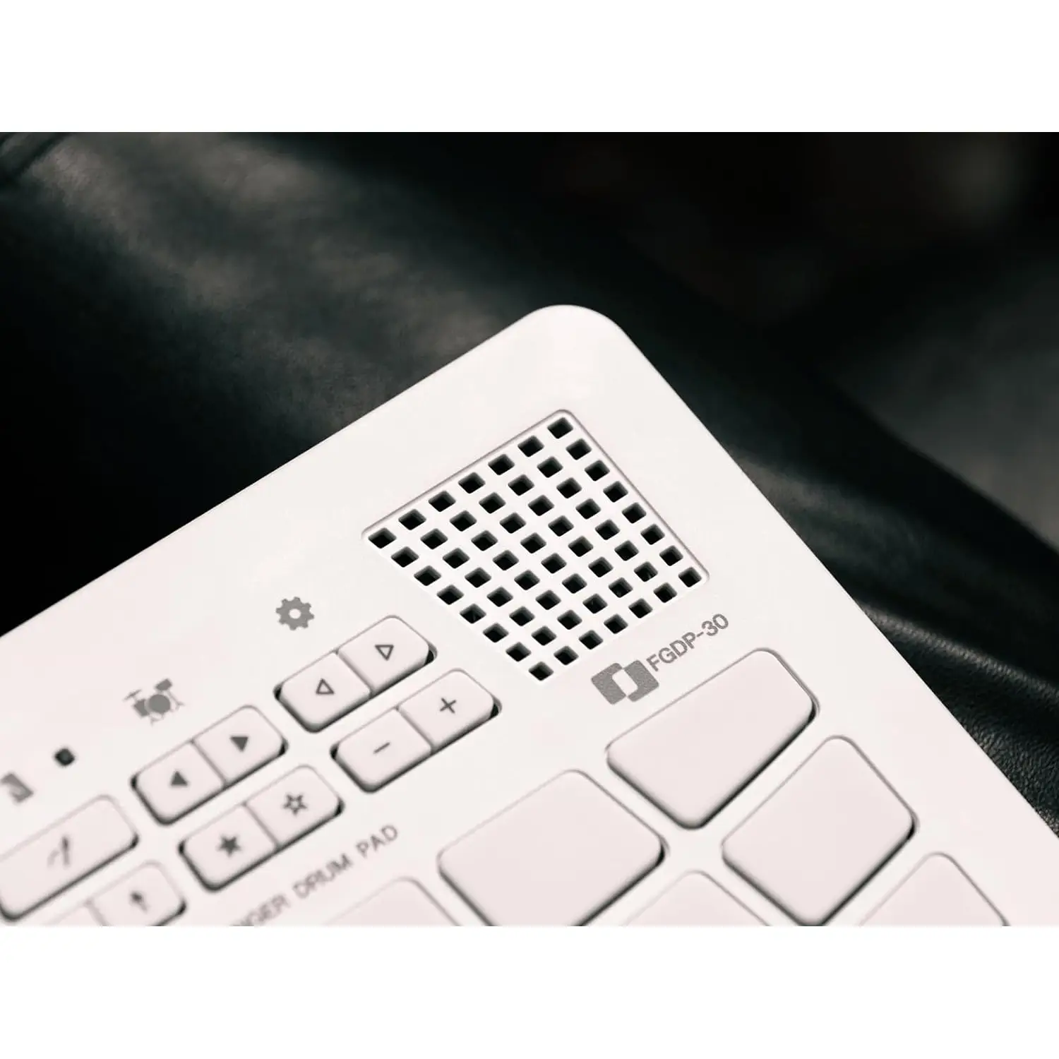 Yamaha FGDP-30 Finger Drum Pad Controller Yamaha FGDP-30 Finger Drum Pad Controller